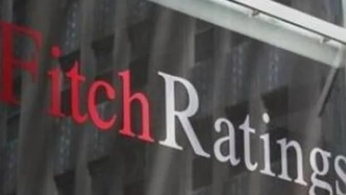 fitch-znyzylo-kredytnyi-reitynh-ukrainy-do-obmezhenoho-defoltu