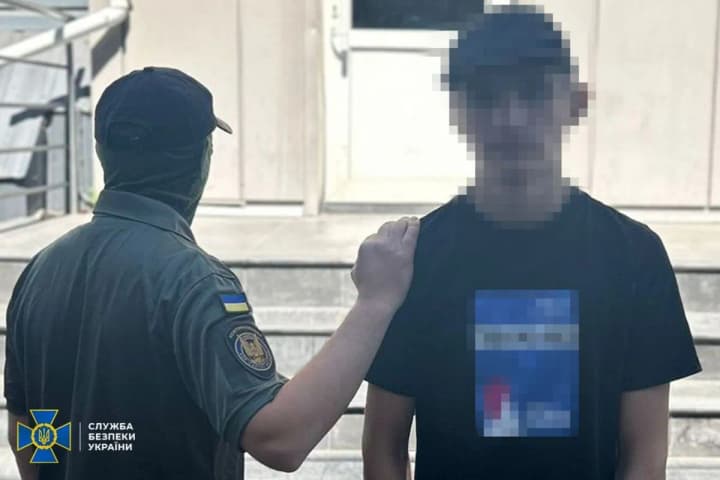 zhgli-pikapi-vsu-i-releinie-shkafi-na-yuge-ukraini-pravookhraniteli-zaderzhali-prispeshnikov-rf-sredi-nikh-chetvero-nesovershennoletnikh