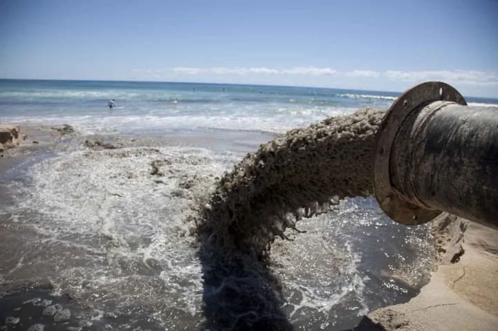 massive-sewage-dumping-into-the-sea-in-occupied-crimea-media