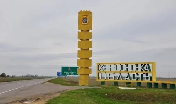 okupanty-skynuly-vybukhivku-na-tsyvilnoho-u-beryslavi-cholovika-hospitalizuvaly