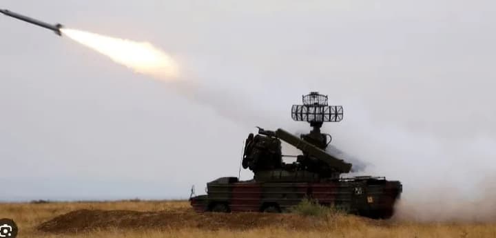 air-defense-works-in-kyiv-region-explosions-are-heard