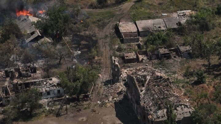 supported-by-an-armored-group-of-12-vehicles-russians-tried-to-advance-towards-toretsk