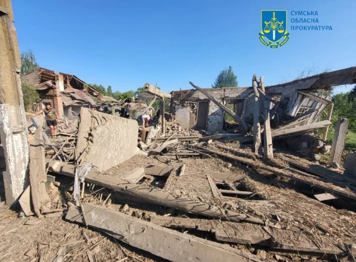 russian-airstrike-in-sumy-region-a-man-is-killed-a-child-is-among-the-wounded