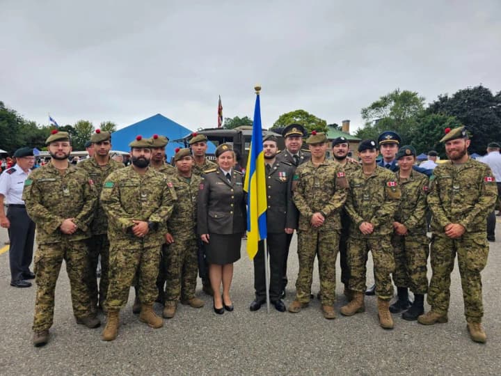 ukrainian-servicemen-take-part-in-torontos-warriors-day-parade-for-the-first-time