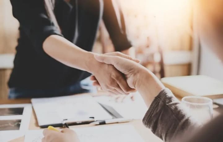 pratsevlashtuvannia-vymushenykh-pereselentsiv-sytuatsiia-u-nevelykykh-mistakh