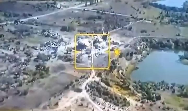 u-povitrianykh-sylakh-podilylysia-video-yak-taktychna-aviatsiia-pratsiuie-po-okupantakh-na-donetskomu-napriamku