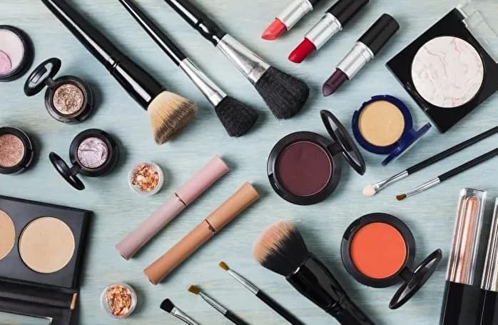 august-21-day-without-cosmetics-and-makeup-world-avatar-day