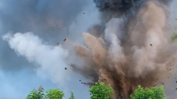 enemy-fired-at-the-border-of-chernihiv-region-10-explosions-recorded