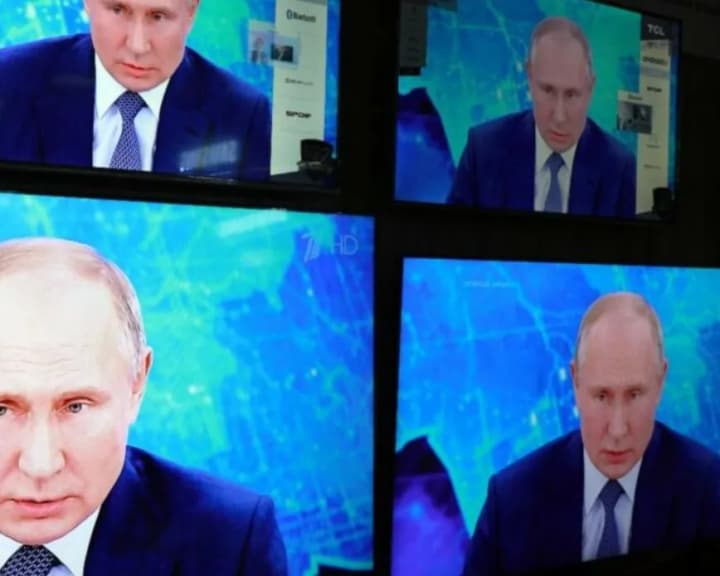 informatsiinyi-vplyv-tsilliu-yakoho-ye-ukrainski-bizhentsi-rf-hotuie-bahatovektornu-informoperatsiiu-v-yevropi-hur