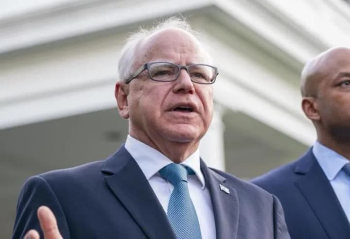 gubernator-shtata-minnesota-tim-uolz-prinyal-predlozhenie-dempartii-stat-vitse-prezidentom