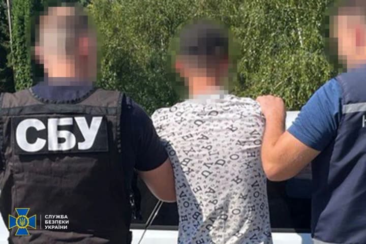 zatrymano-shche-dvokh-poplichnykiv-rf-yaki-palyly-avto-zsu-ta-prykordonnykiv-u-dvokh-rehionakh