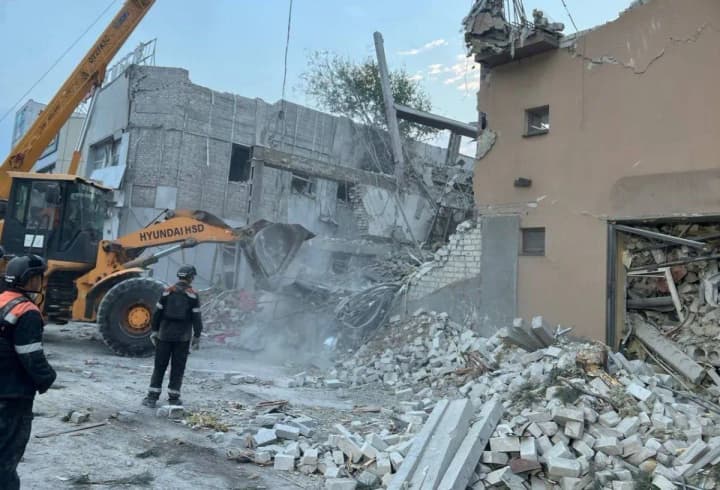 rocket-attack-on-hotel-in-kryvyi-rih-three-dead-one-missing