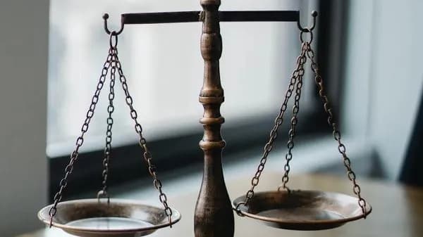 v-chekhii-fond-help-ukraine-podozrevaetsya-v-khishchenii-subsidii-dlya-bezhentsev-iz-ukraini-smi