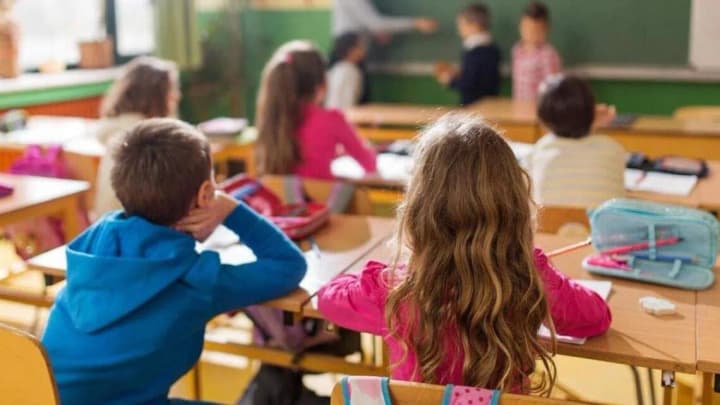 there-should-be-a-maximum-number-of-open-schools-zelenskyy-convenes-government-officials-for-meeting-on-new-school-year