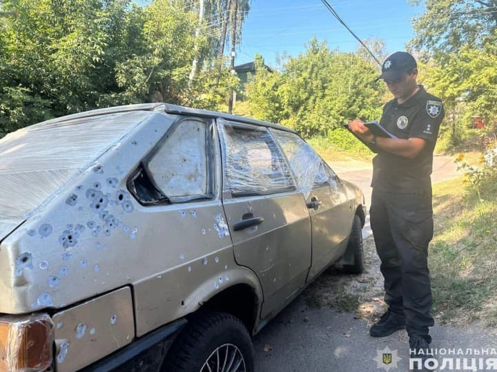 russians-attacked-a-civilian-car-with-food-from-a-drone-in-chernihiv-region-the-driver-was-injured