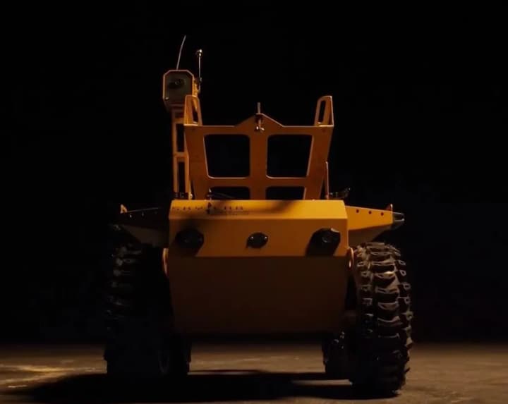 perevozit-gruzi-razminiruet-i-idet-na-razvedku-fedorov-o-robote-sirko-s1