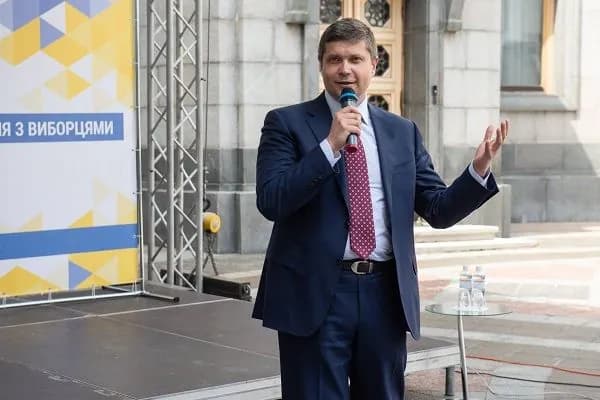 ex-mp-rizanenkos-russian-connections-possible-dual-citizenship-and-real-estate-in-crimea