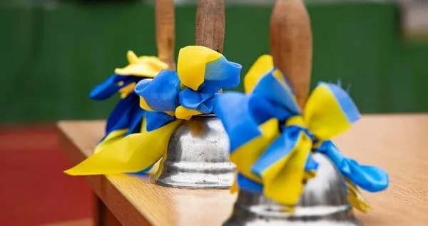 unbreakable-little-ukrainians-and-the-enemy-did-not-prevent-first-graders-from-hearing-the-first-school-bell-in-their-lives-video