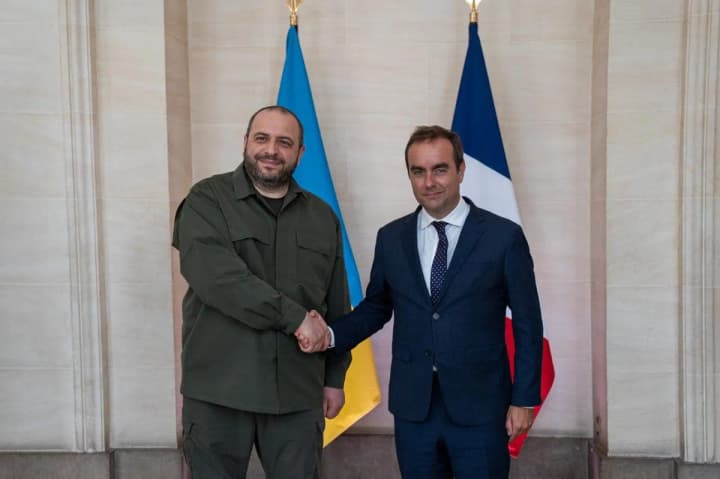 obhovoryly-boiovi-litaky-ppo-a-boieprypasy-umierov-proviv-zustrich-z-ministrom-oborony-frantsii