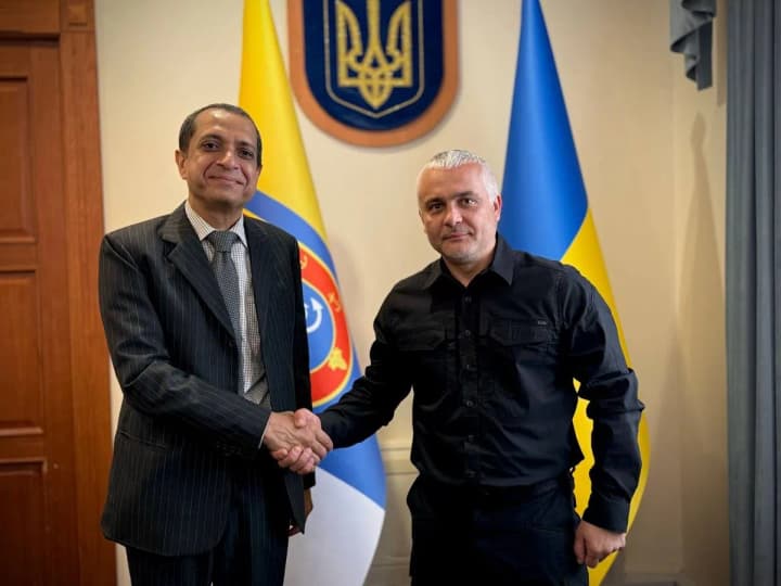 vosstanovlenie-orositelnikh-sistem-remont-oblastnoi-detskoi-klinicheskoi-bolnitsi-investitsii-kiper-rasskazal-podrobnosti-vstrechi-s-poslom-indii