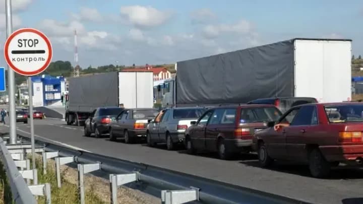 polands-customs-system-resumes-operation-after-failure-vehicles-cross-the-border-as-usual