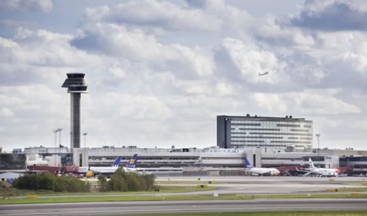 arlanda-airport-in-stockholm-closes-air-traffic-after-drone-alert