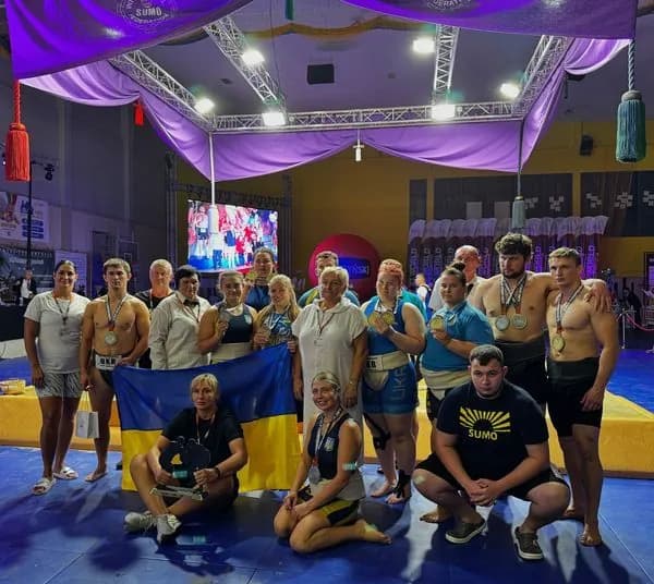 ukraines-senior-sumo-team-took-first-place-at-the-world-championships