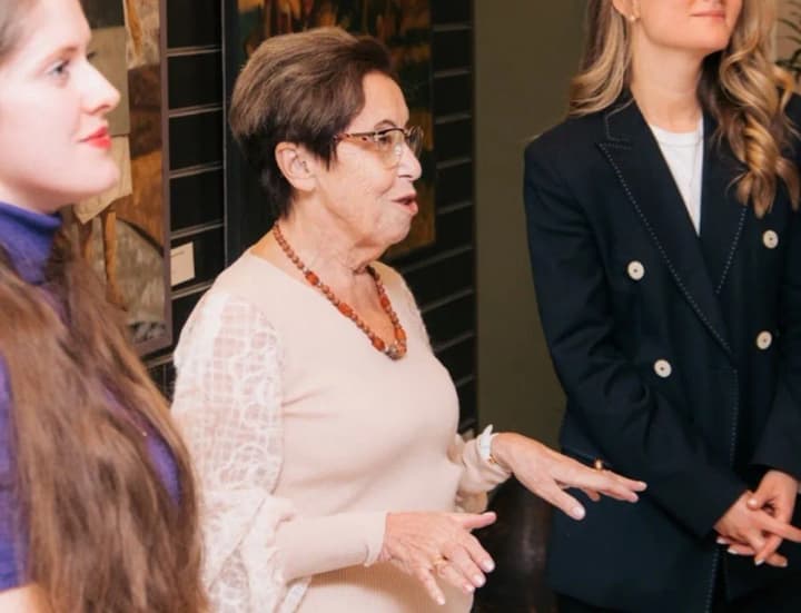 syn-oliharkha-z-rf-a-takozh-maty-eks-vatazhka-vahner-pryhozhyna-mozhut-vyity-z-pid-sanktsii-yes