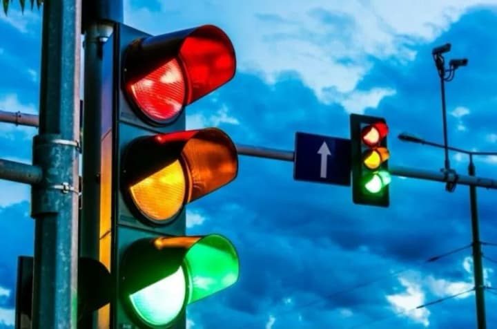 they-do-not-discharge-in-the-cold-and-have-more-charge-cycles-brovary-mayor-about-the-systems-equipped-with-hromada-traffic-lights