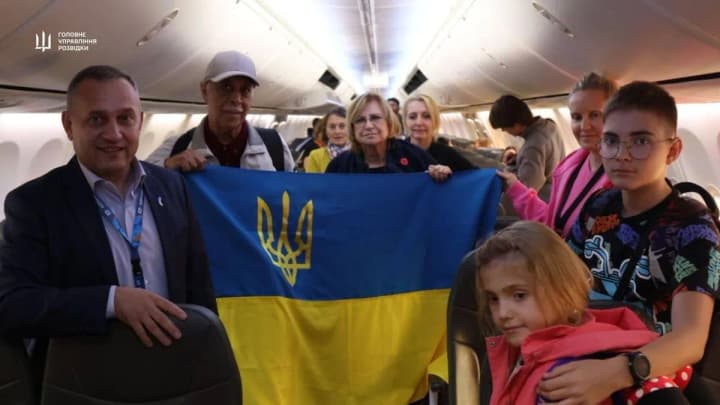 evakuiuvalys-bo-sytuatsiia-duzhe-napruzhena-v-hur-rozpovily-istorii-liudei-yakykh-povernuly-iz-livanu