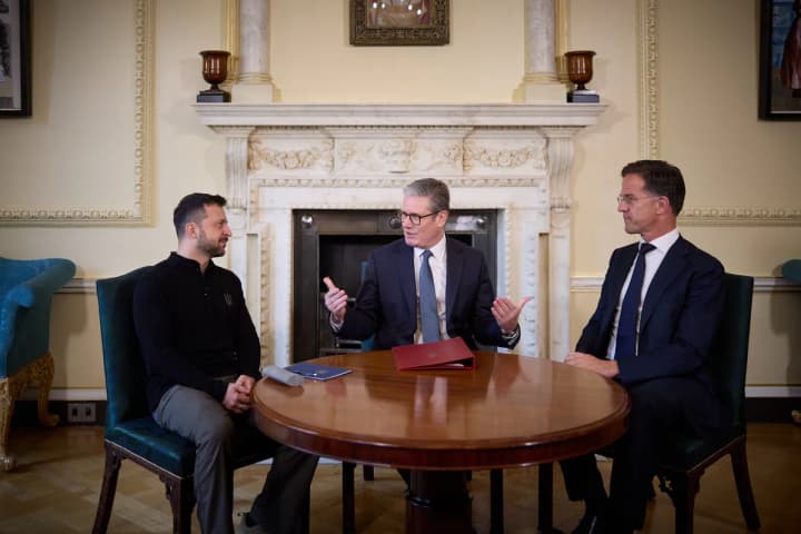 zelenskyi-yevroatlantychnu-intehratsiiu-ukrainy-z-hensekom-nato-ta-premierom-brytanii