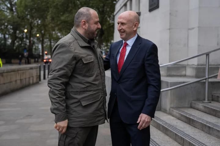 est-khoroshie-novosti-po-dalnoboinomu-oruzhiyu-umerov-vstretilsya-s-ministrom-oboroni-britanii