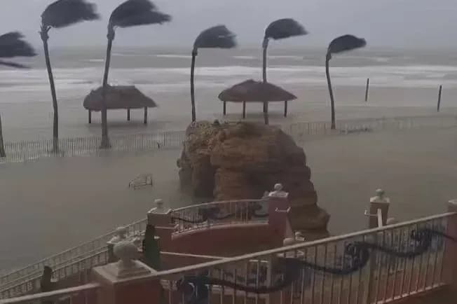 urahan-milton-proishov-cherez-florydu-zalyshyvshy-4-zhertvy-baiden-zidzvonyvsia-z-hubernatorom-urazhenoho-shtatu