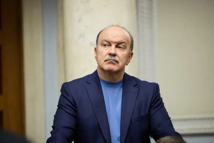 mp-scandals-with-officials-hurt-ukraines-image-and-outrage-the-military