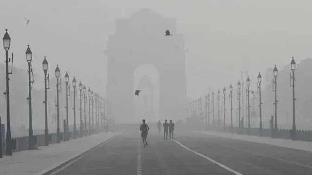 the-level-of-air-pollution-in-delhi-exceeded-the-who-standard-by-30-times