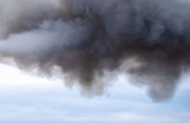 invaders-launch-a-missile-attack-on-kherson-a-local-resident-is-injured