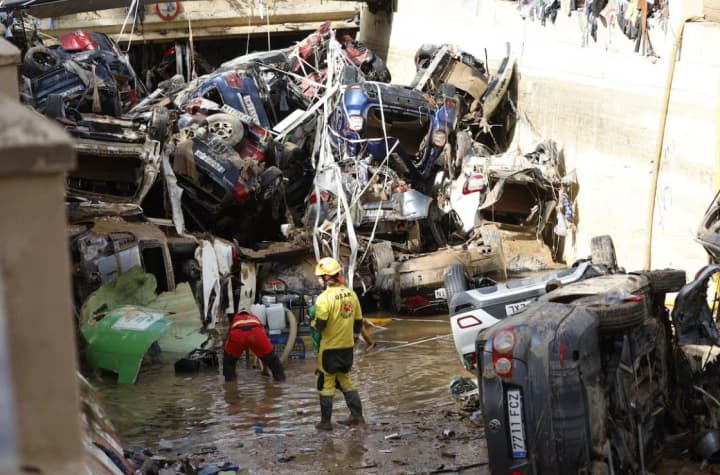 large-scale-flooding-in-spain-more-than-200-victims