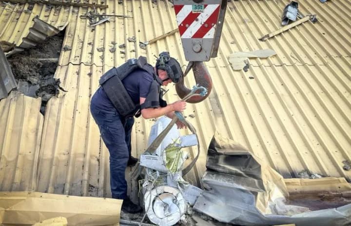 pyrotechnics-seize-cluster-elements-of-missile-used-by-russian-invaders-to-attack-odesa