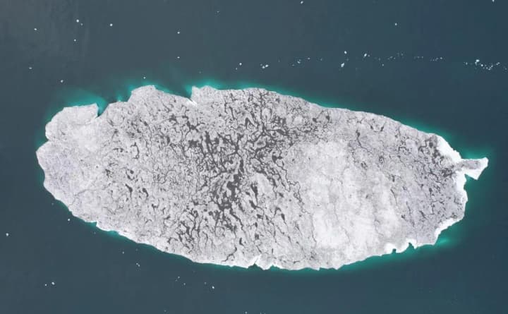 the-disappearance-of-an-arctic-island-how-global-warming-is-changing-the-map-of-the-world