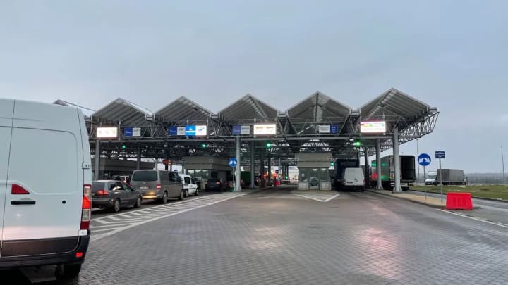 international-carriers-have-been-warned-of-possible-delays-at-the-ukrainian-polish-border