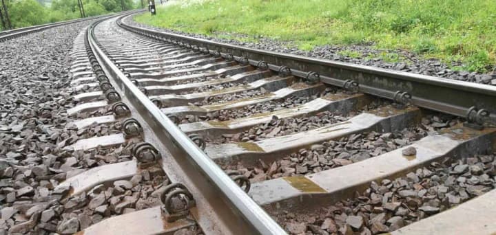 rosiiany-vdaryly-po-zaliznychnii-stantsii-na-dnipropetrovshchyni-poraneno-zhinku