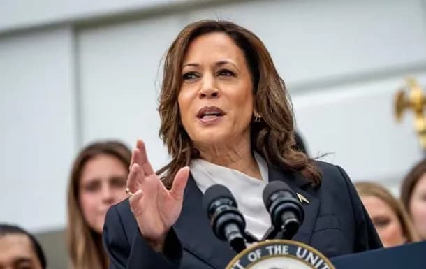kamala-kharris-dosrochno-progolosovala-na-viborakh-prezidenta-ssha