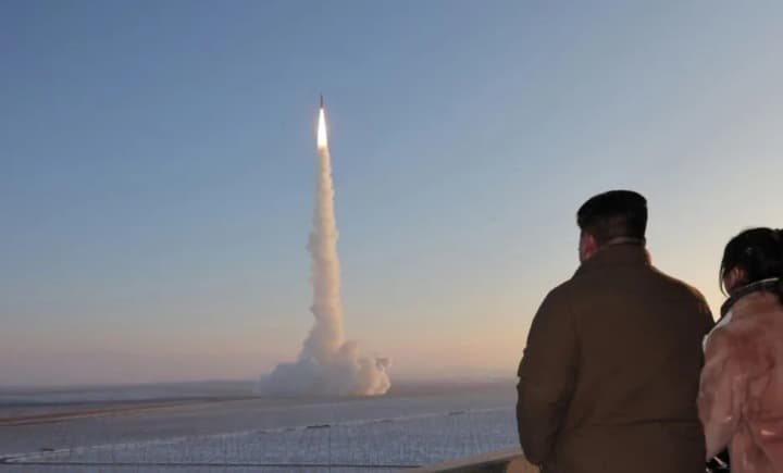 pivnichna-koreia-zapustyla-shchonaimenshe-7-balistychnykh-raket-yaki-proletily-blyzko-400-kilometriv