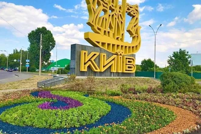 a-large-scale-fire-at-a-service-station-in-the-capital-the-area-covered-by-the-fire-is-300-m