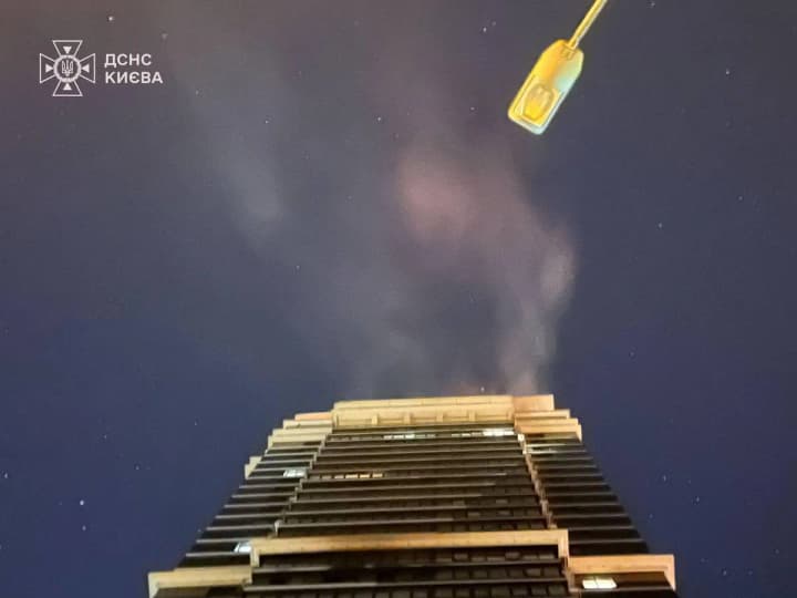 the-enemy-is-attacking-kyiv-fires-and-debris-falling-on-the-medical-center