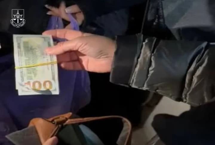 zastupnytsiu-holovnoho-likaria-tsentralnoi-msek-zatrymaly-za-khabar-prokuratura