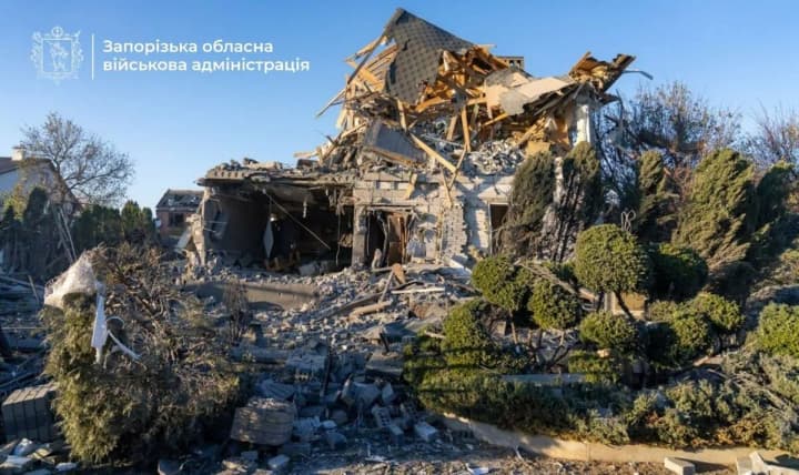 okkupanti-nanesli-pochti-400-udarov-po-zaporozhskoi-oblasti-kolichestvo-pogibshikh-v-rezultate-ataki-na-zaporozhe-vozroslo-do-8