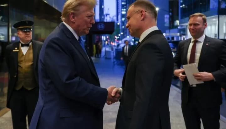 duda-mozhe-vidvidaty-vechirku-trampa-u-yoho-maietku-vo-florydi-shcho-vidomo