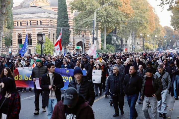 georgias-opposition-held-a-large-scale-protest-in-tbilisi-they-demanded-new-elections