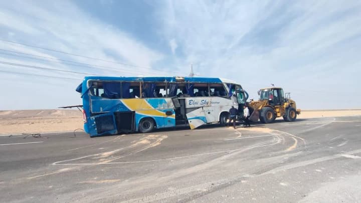 mzs-povidomylo-podrobytsi-dtp-z-avtobusom-u-yehypti-postrazhdala-ukrainka